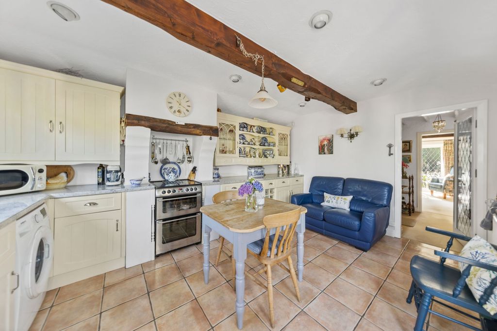 Property photo 3 of 32