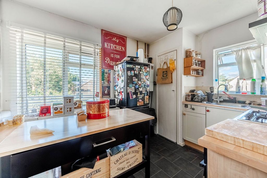 Property photo 1 of 5