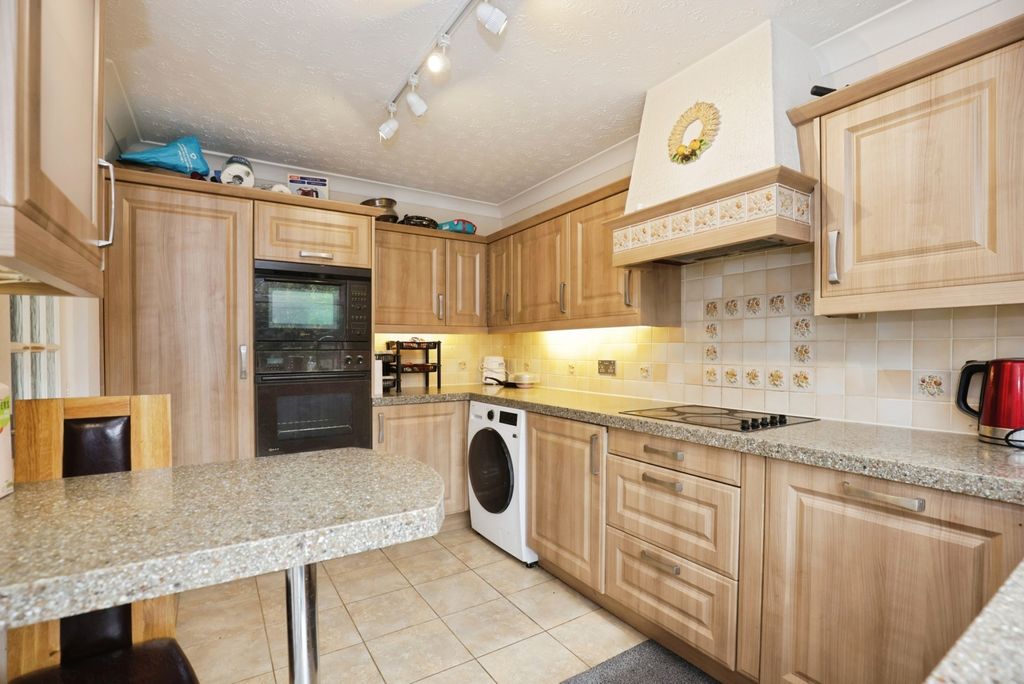 Property photo 3 of 16 Photo