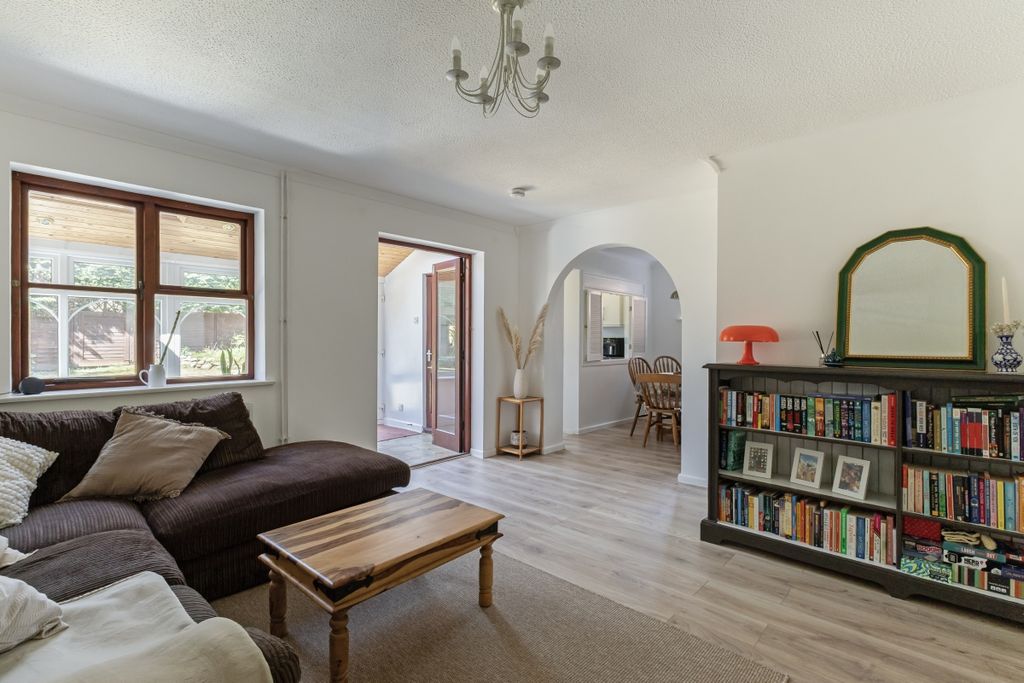 Property photo 3 of 25 107226_15 Winchel...