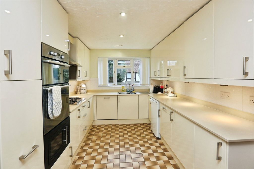 Property photo 3 of 30 Picture No. 06