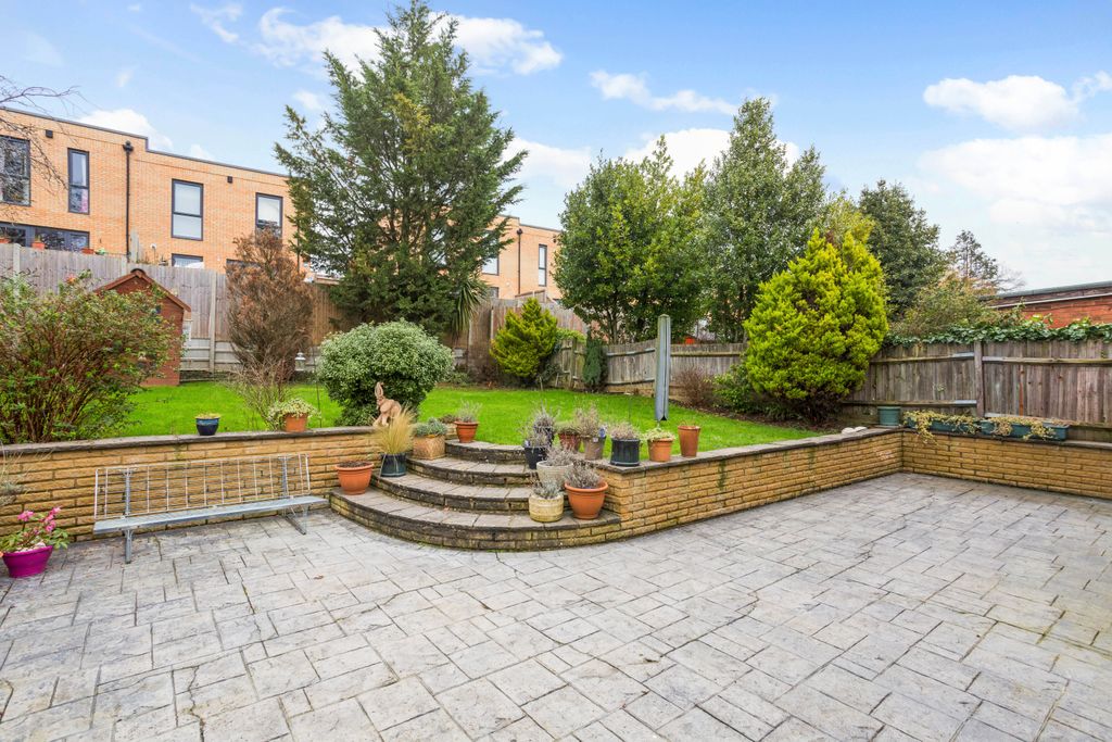Property photo 3 of 24