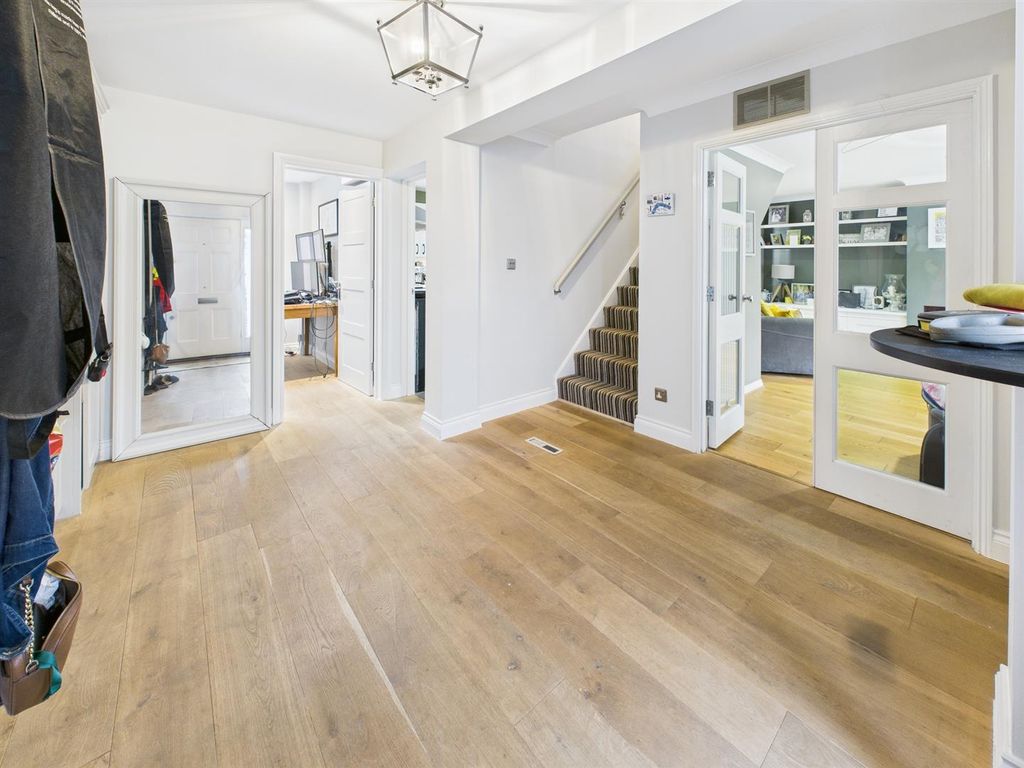 Property photo 2 of 23 Cam02885G0-Pr0491-Still001.Jpg