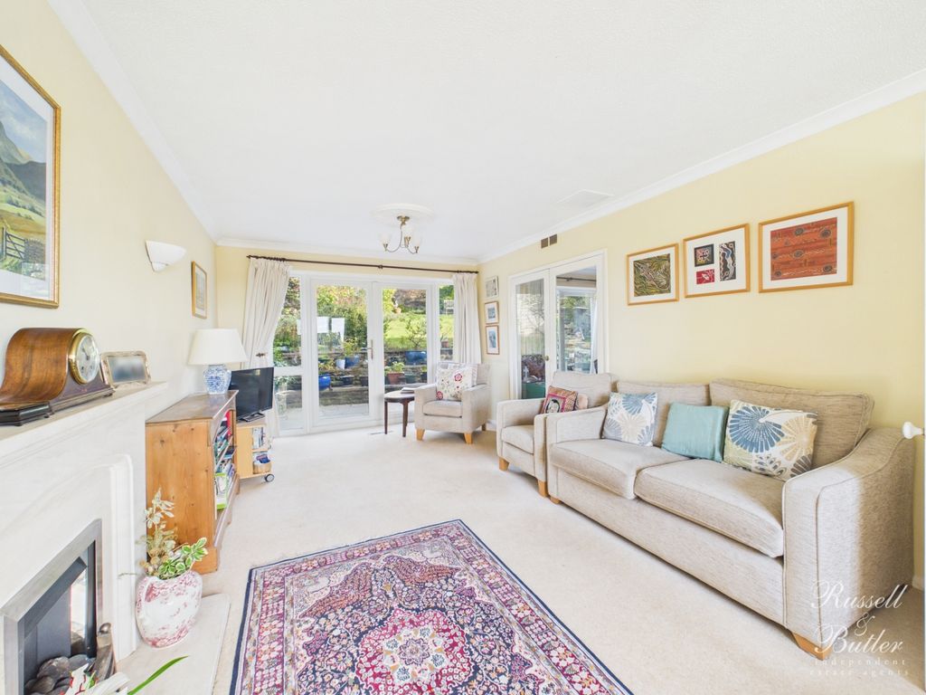 Property photo 2 of 23 Cam02127G0-Pr0385-Still002