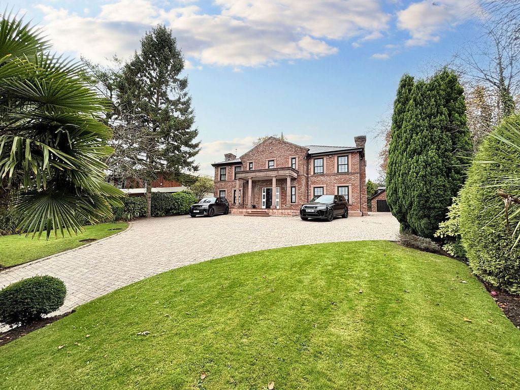 Property photo 2 of 35