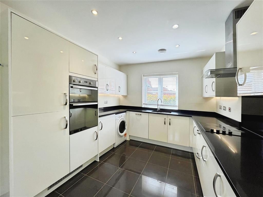 Property photo 1 of 14 Kitchen