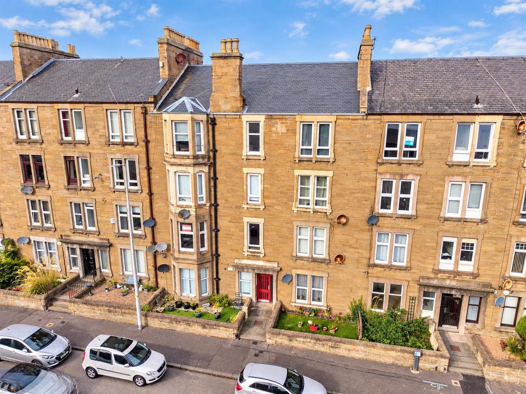 Property photo 2 of 16 1R 137 Clepington Road Dundee-2.Jpg