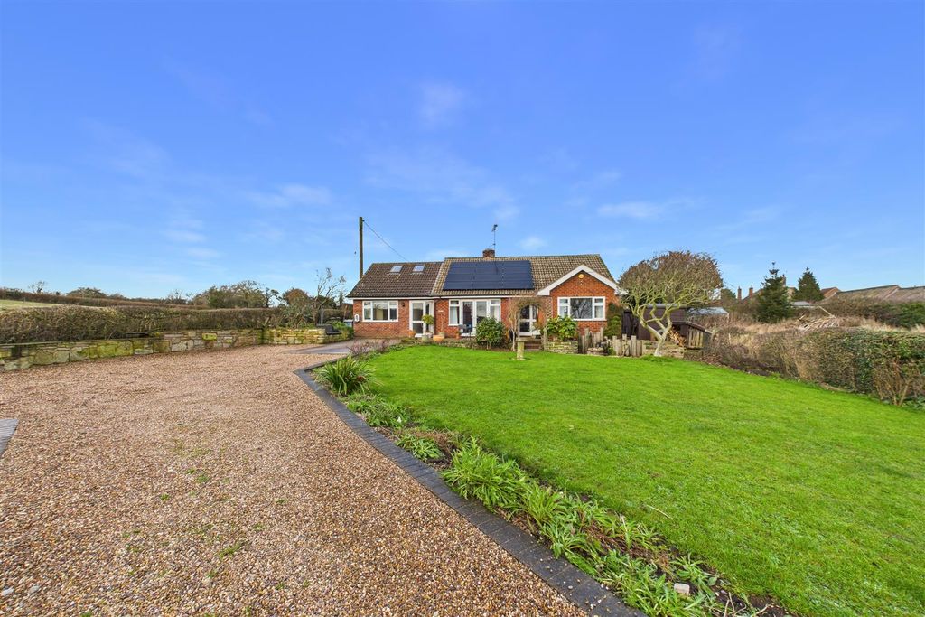 Property photo 1 of 27 Cam04235G0-Pr0122-Still004.Jpg