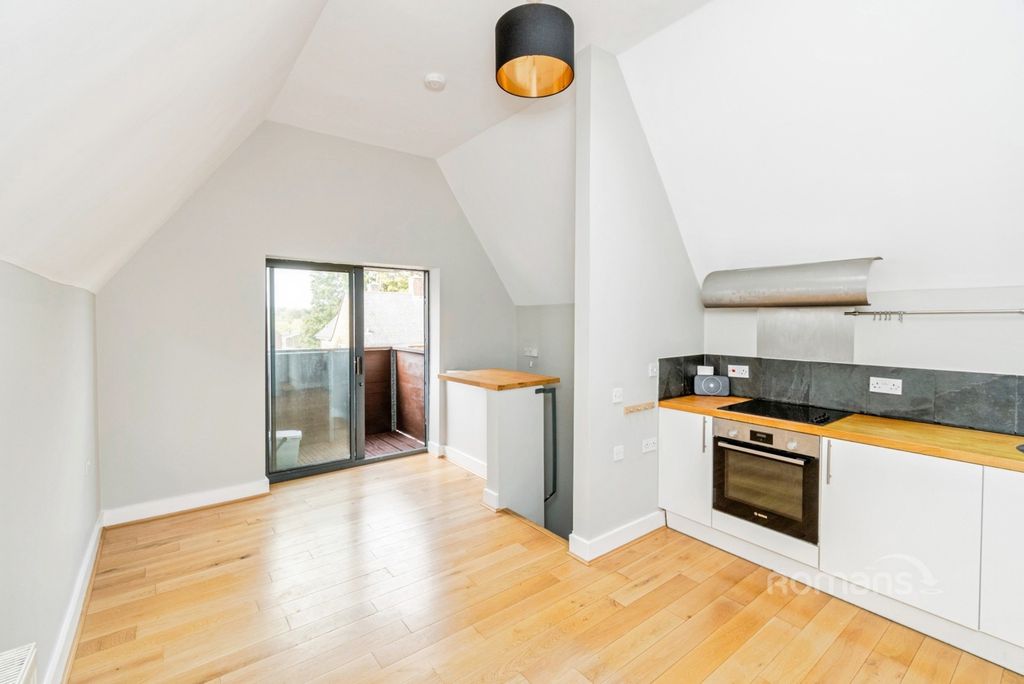 Property photo 2 of 10 Pbox-Img.Jpg