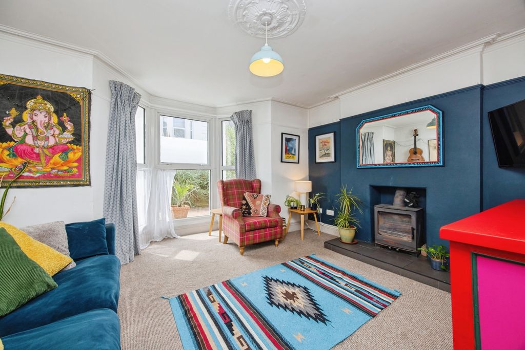 Property photo 2 of 23 Pbox-Img.Jpg