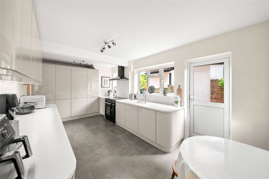 Property photo 2 of 14 Kitchen