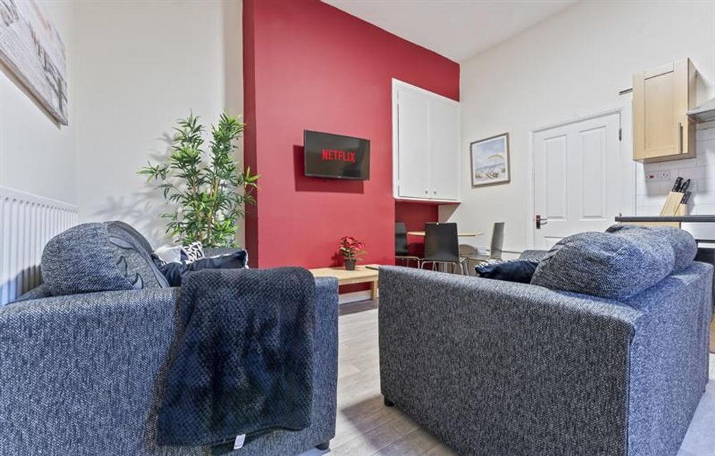 Property photo 1 of 30