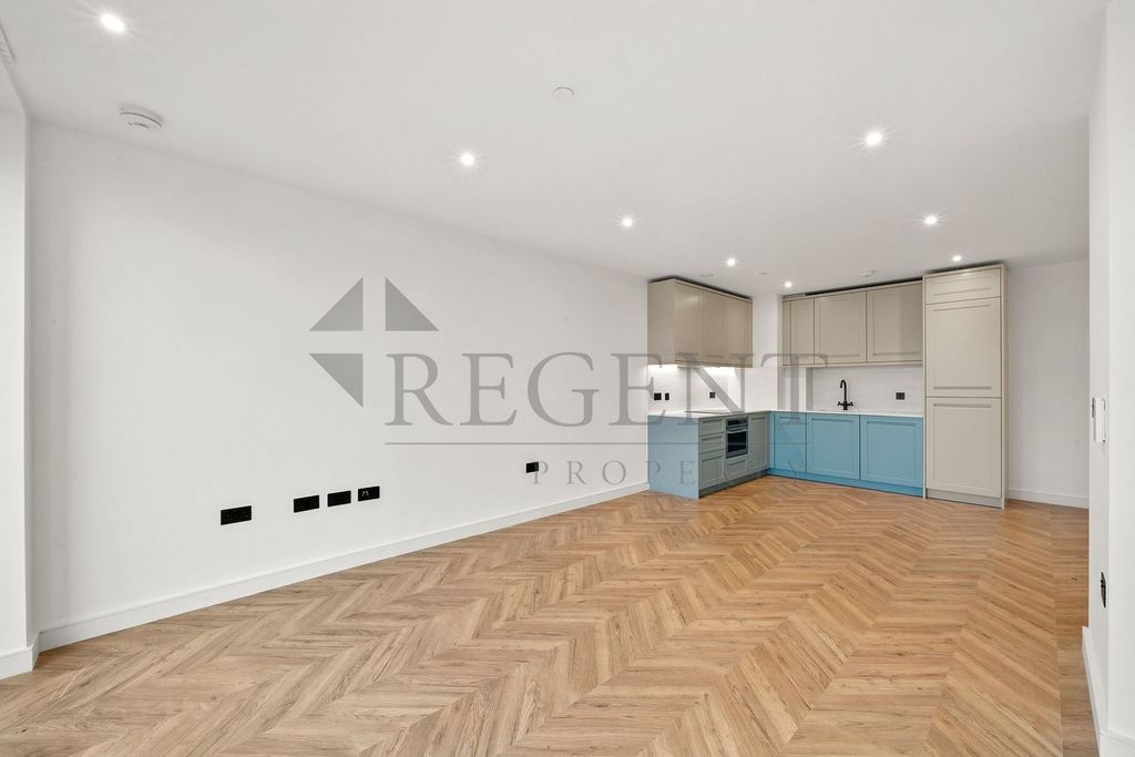 Property photo 3 of 11 Open Plan