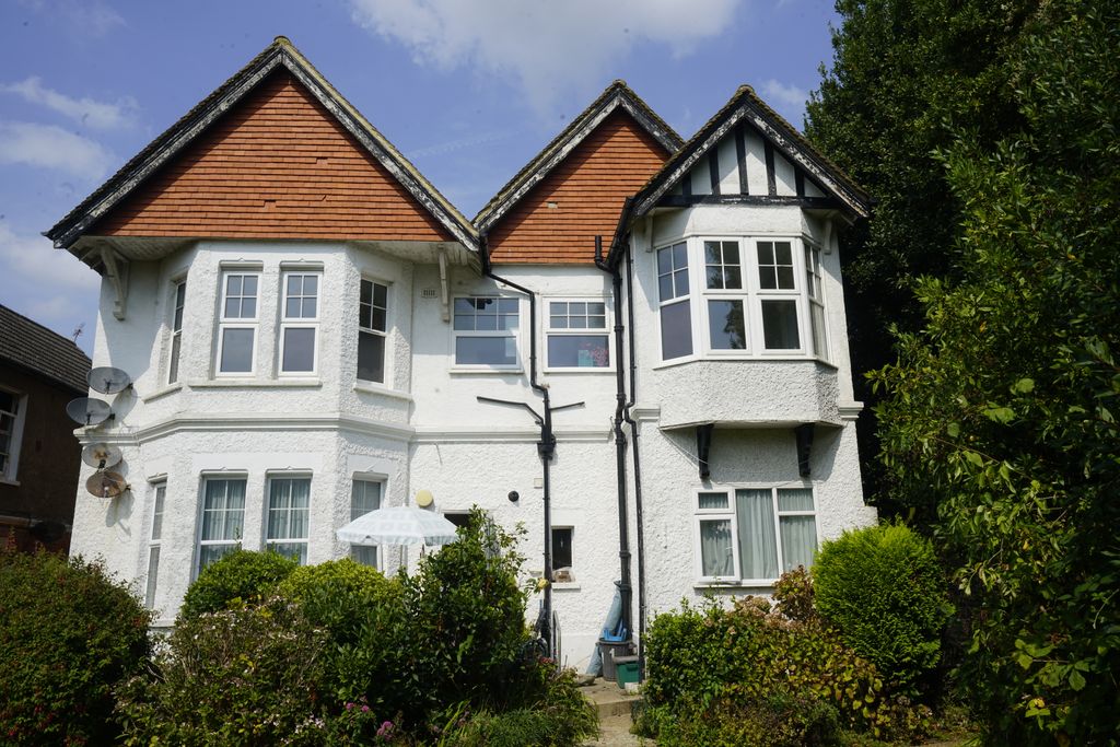 Property photo 2 of 11