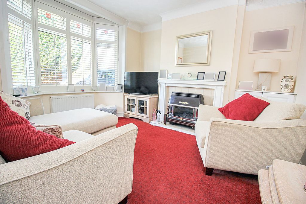 Property photo 2 of 17