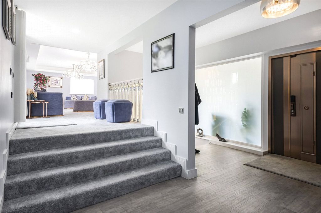 Property photo 3 of 33 Picture No. 38