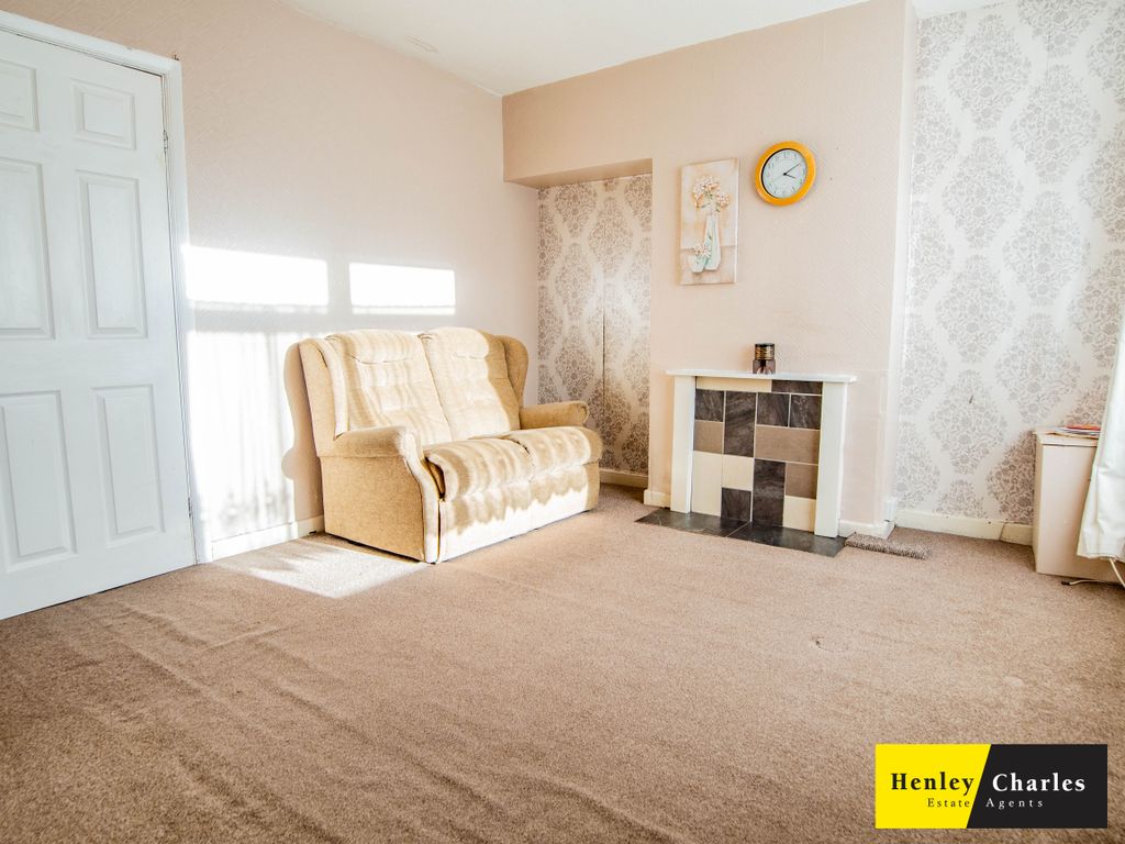 Property photo 2 of 9