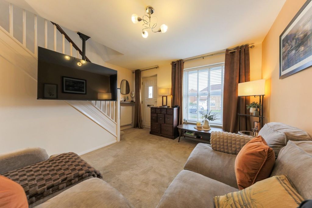 Property photo 2 of 12 Living Room