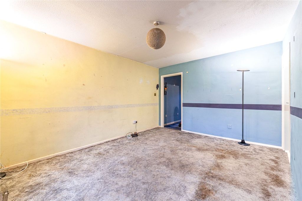 Property photo 3 of 15 Sitting Room