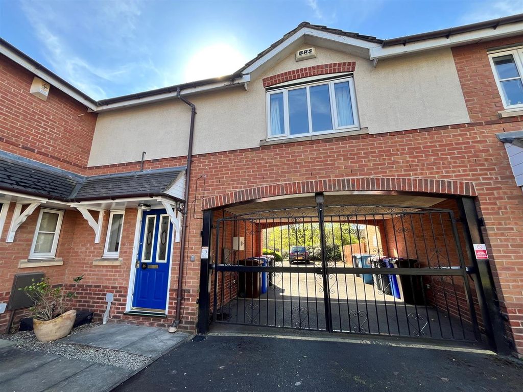 Property photo 2 of 11