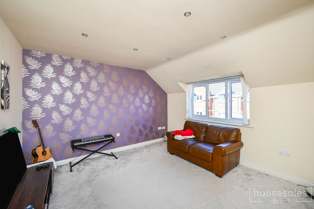 Property photo 2 of 8
