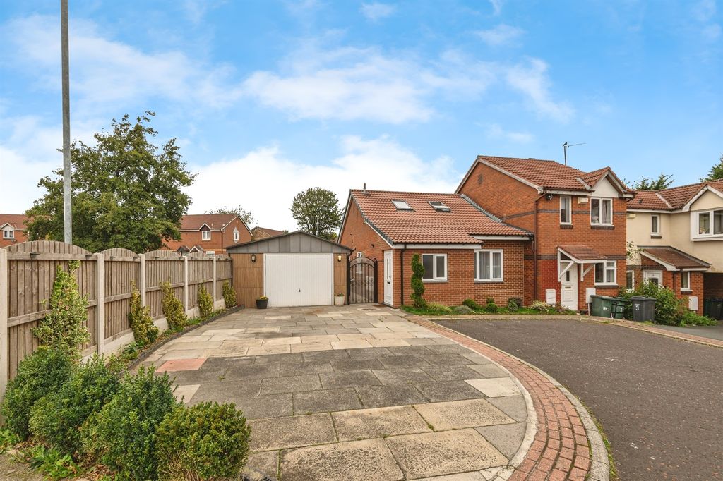 Property photo 1 of 17