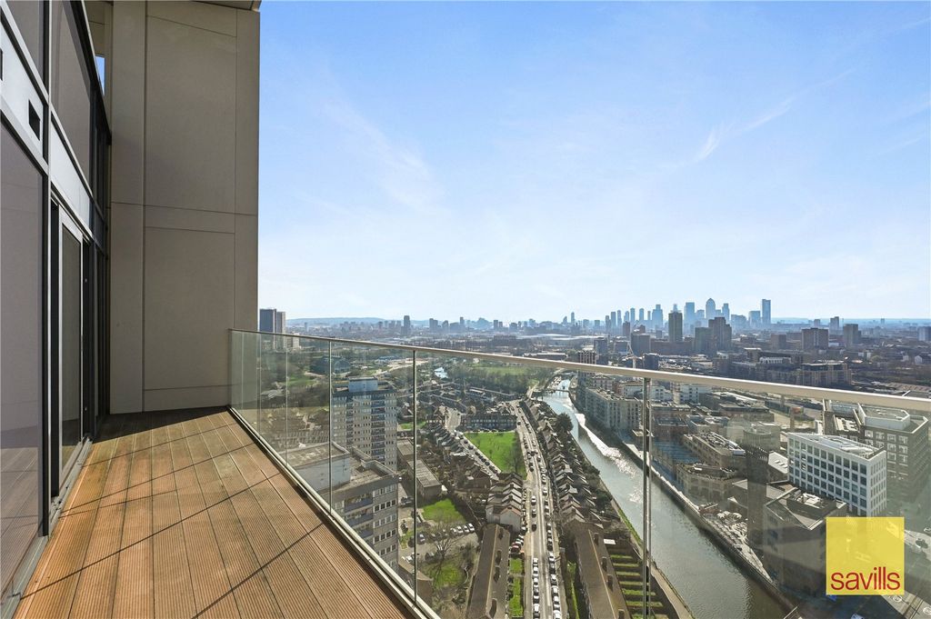 Property photo 2 of 17 Balcony