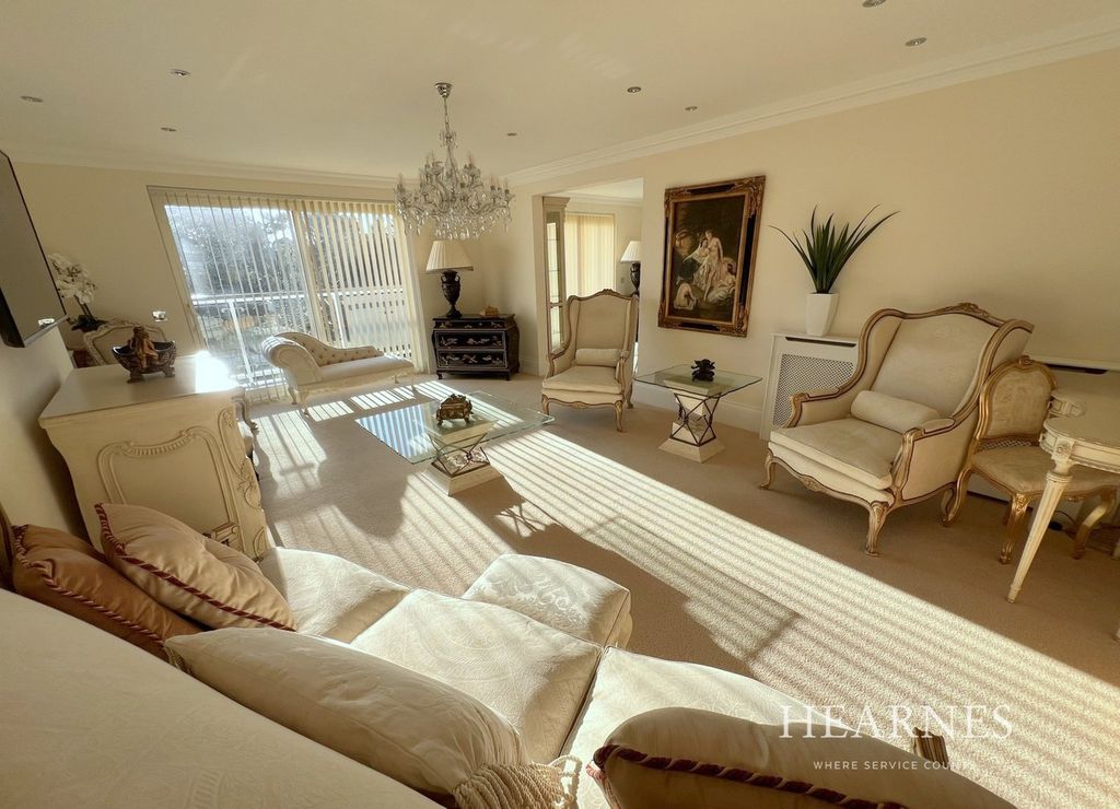 Property photo 1 of 31