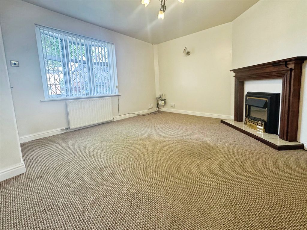 Property photo 2 of 10 Lounge
