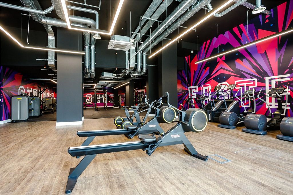 Property photo 3 of 9 Gym