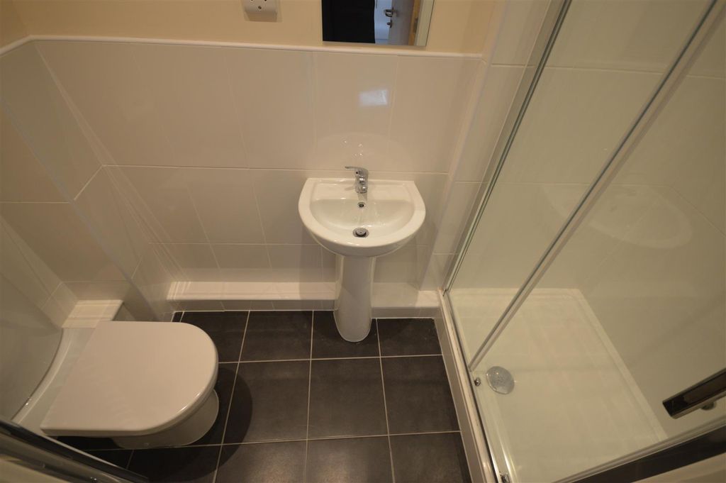 Property photo 3 of 3 Bathroom