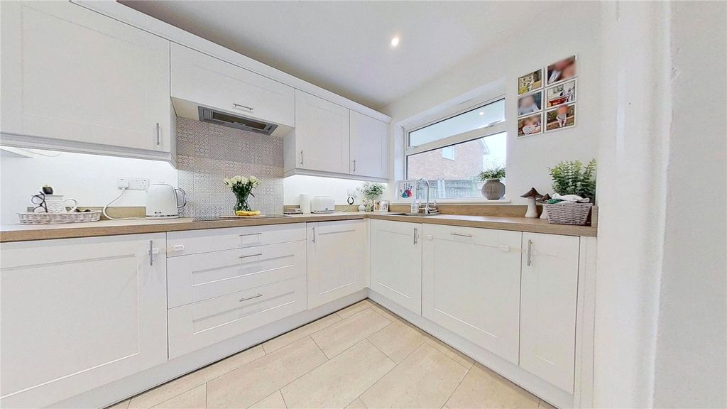 Property photo 3 of 12 Picture No. 01