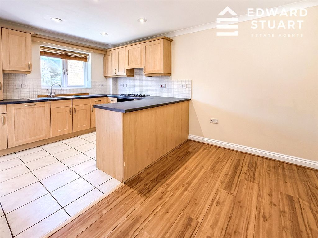 Property photo 2 of 15 Picture No. 11