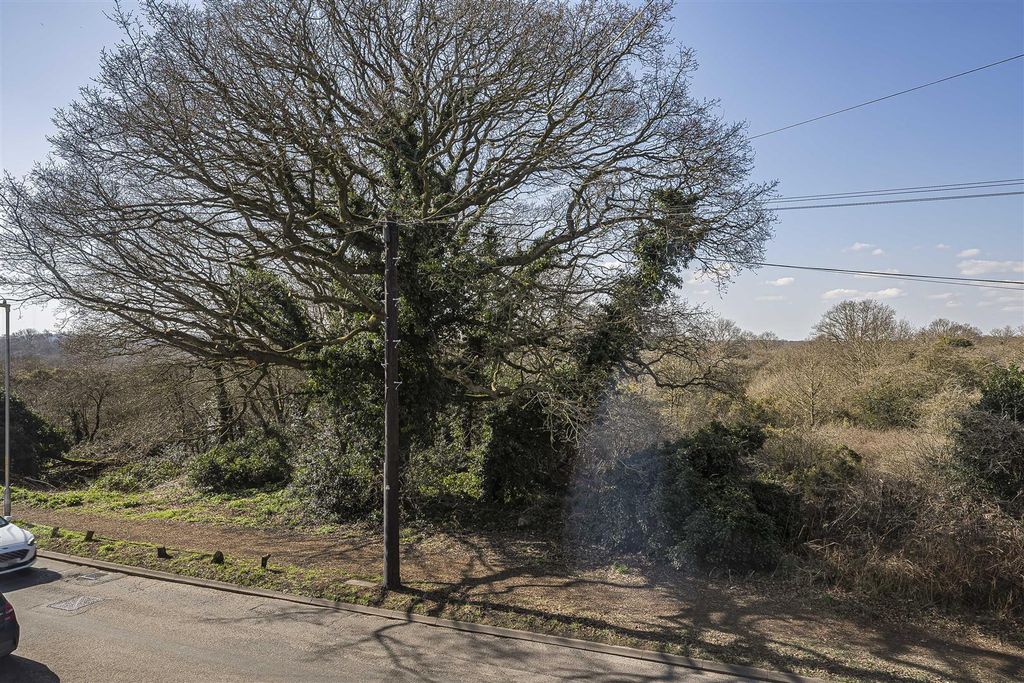 Property photo 3 of 26