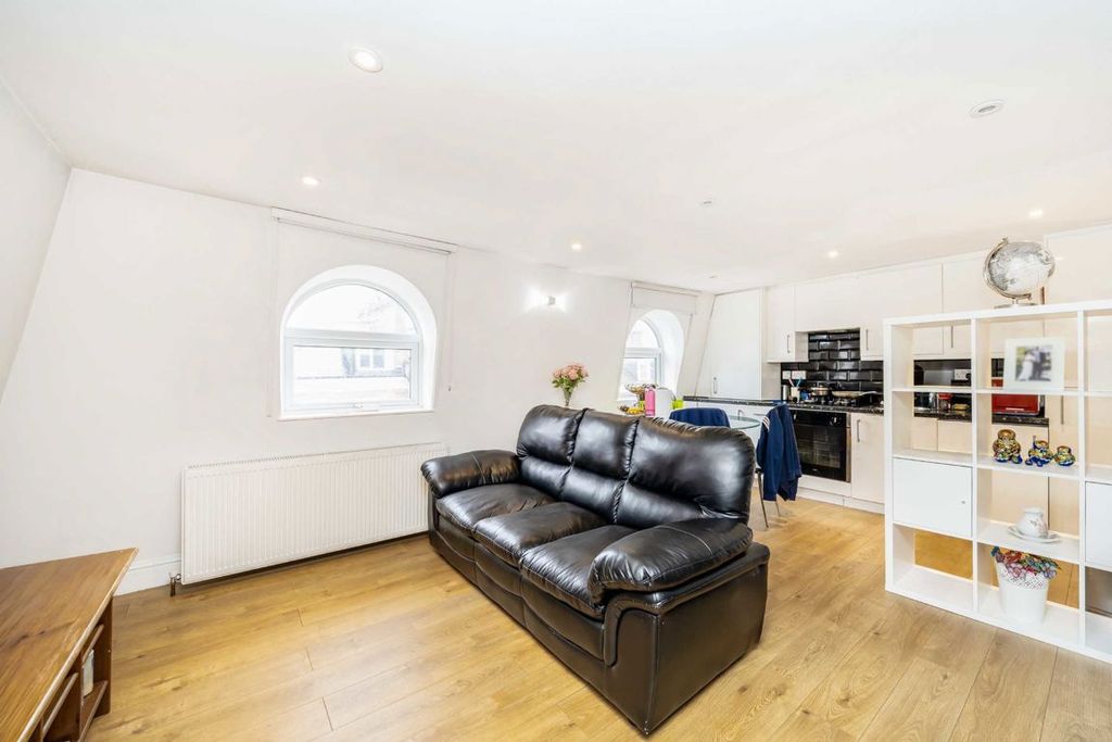 Property photo 2 of 4