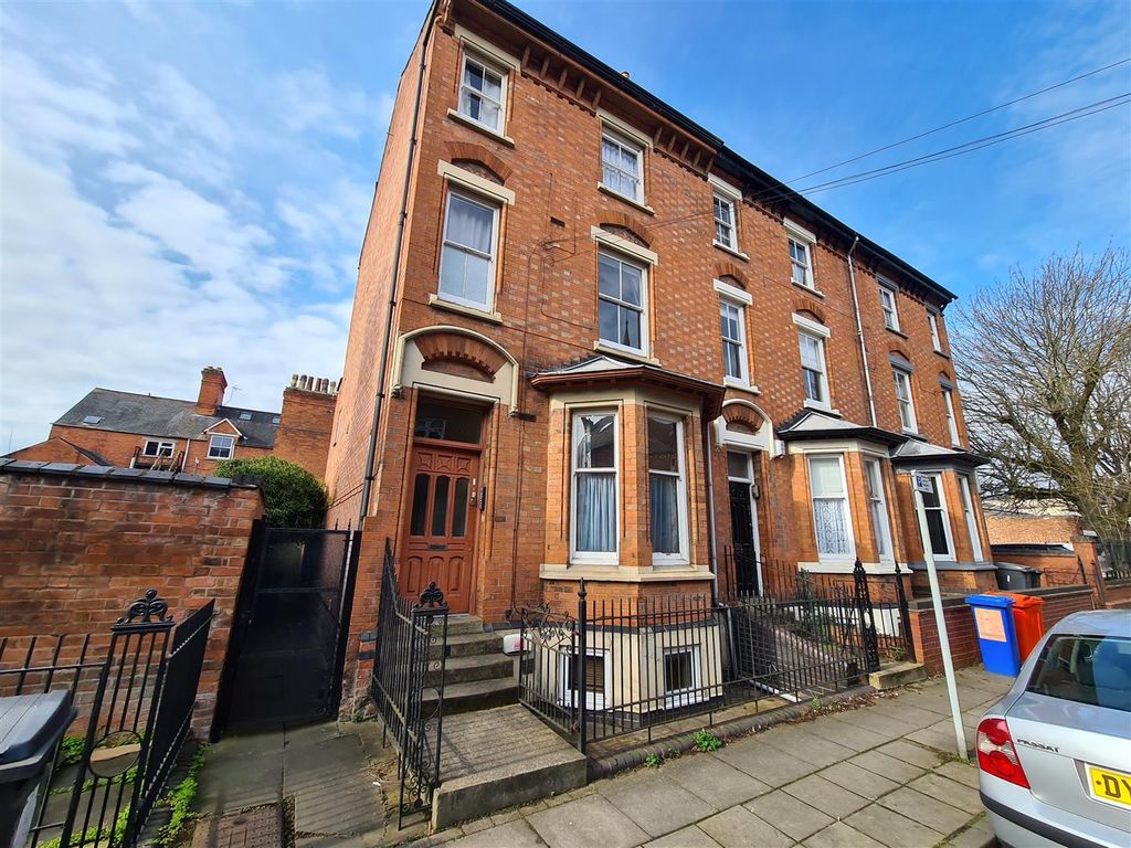 Property photo 1 of 5 Turner Street - Front.Jpg