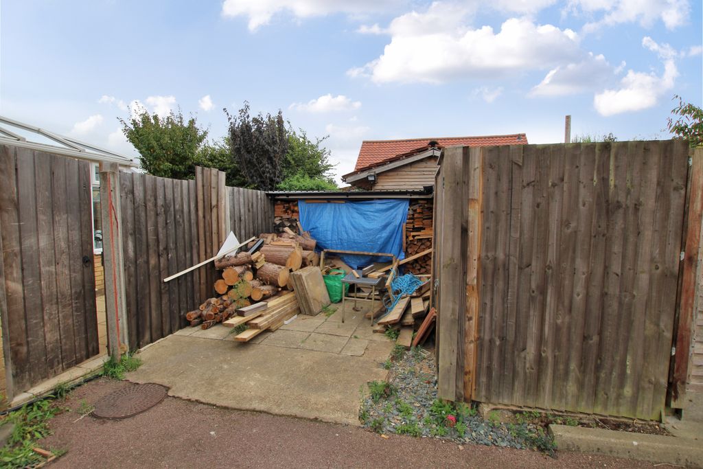 Property photo 3 of 19