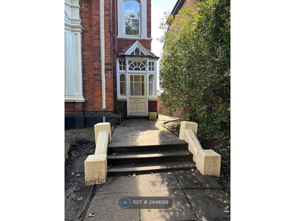 Property photo 2 of 7 Entrance