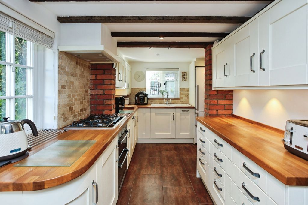 Property photo 2 of 20 Pbox-Img.Jpg