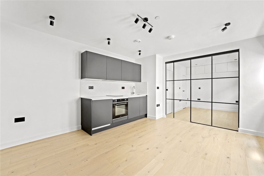 Property photo 2 of 12 Picture No. 03