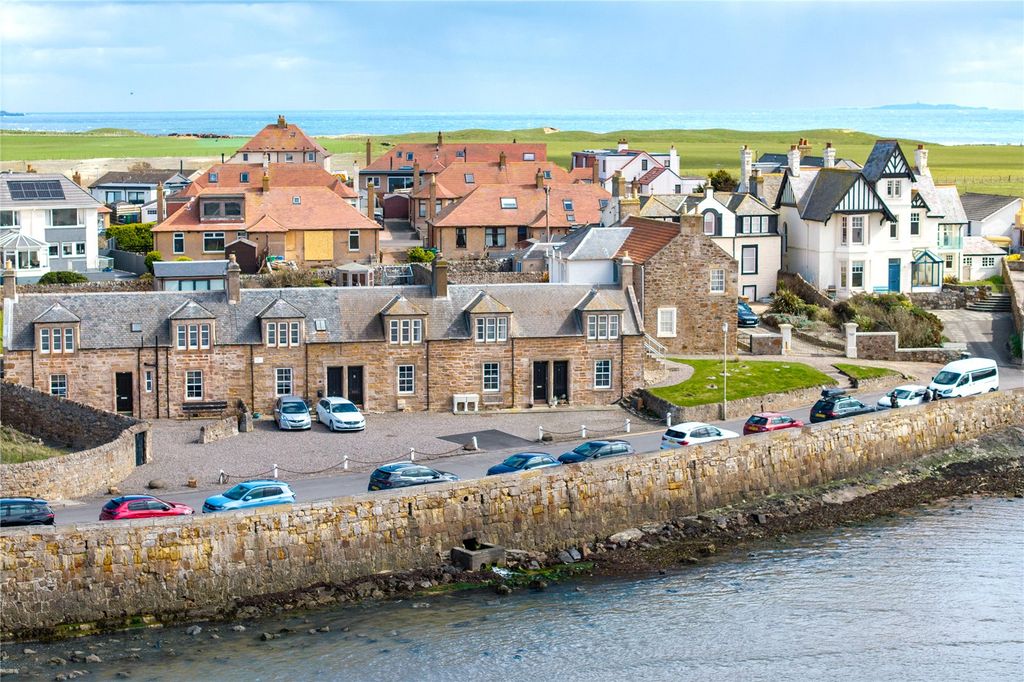 Property photo 2 of 25 Toft