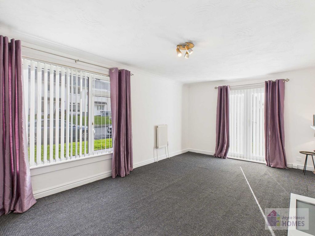 Property photo 2 of 10 Lounge