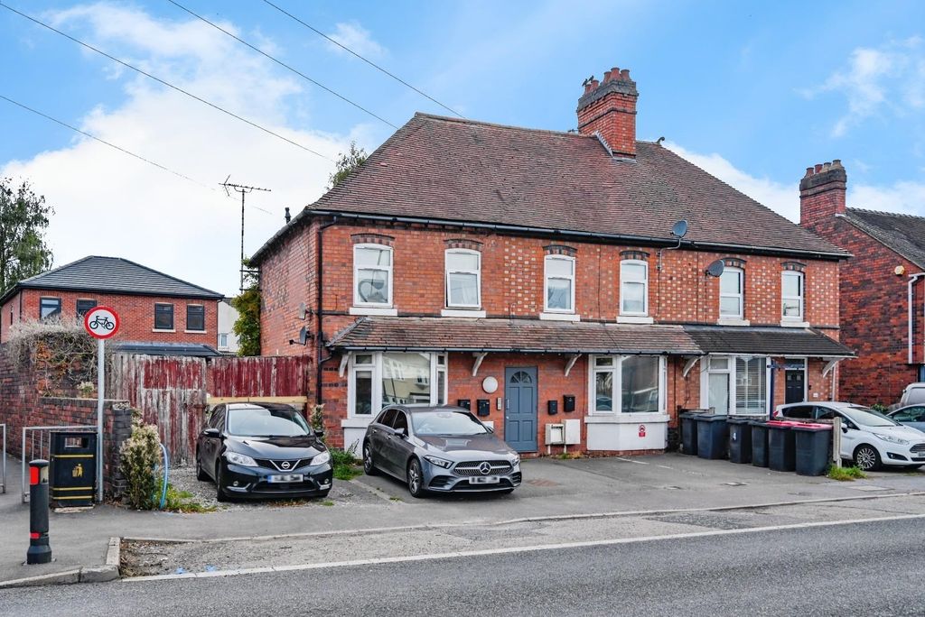 Property photo 2 of 20 161Tamworthroad-16.Jpg