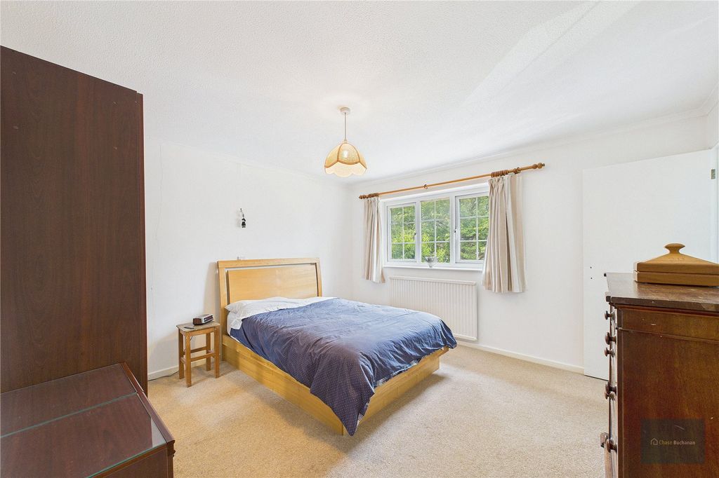 Property photo 3 of 23 Picture No. 27