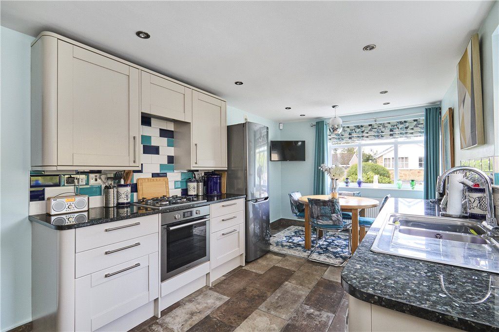 Property photo 3 of 19 Dining Kitchen