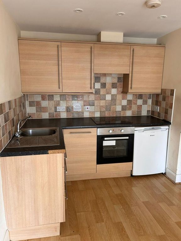 Property photo 1 of 11 Kitchen