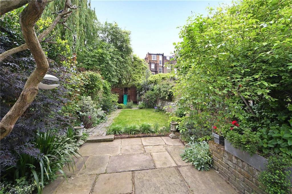 Property photo 3 of 11