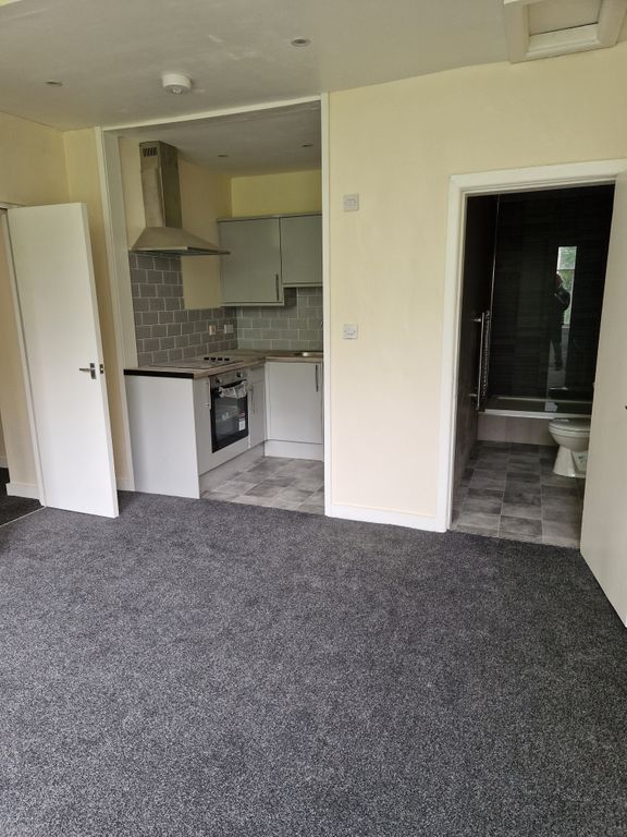 Property photo 2 of 7 Kitchen