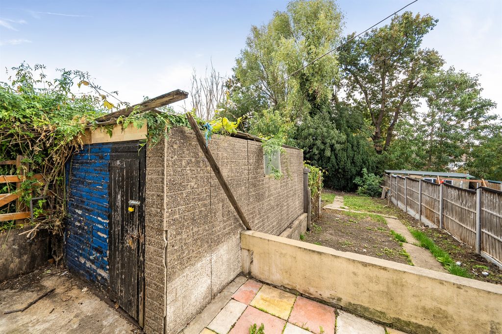 Property photo 3 of 7