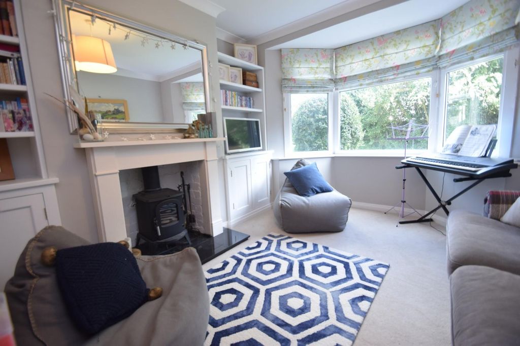 Property photo 3 of 12 15 Chevin &amp; Newsagents 012.Jpg